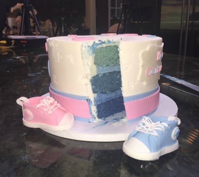 jwoww gender reveal cake