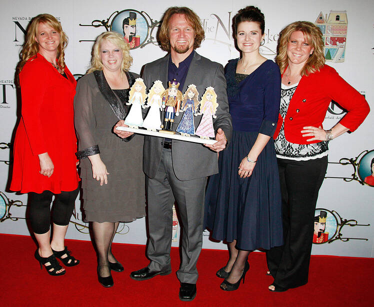  Sister Wives Star Robyn Brown s Former Pal Slams Kody Brown Shares 