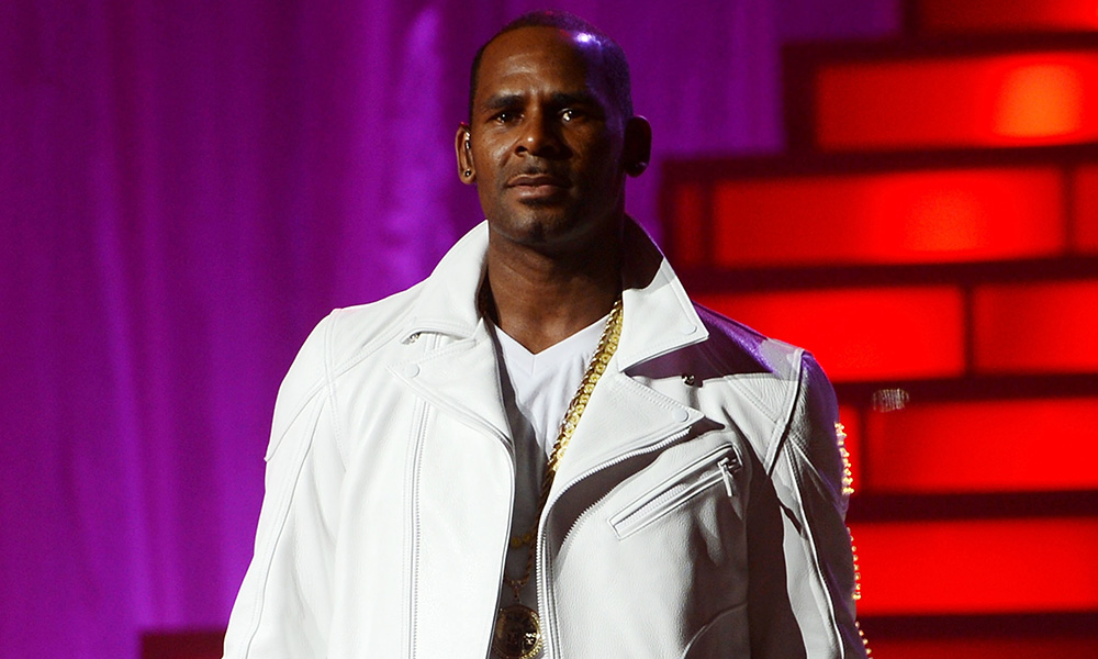 R Kelly Accused Of Sexually Abusing 14 Year Old Girl By Former