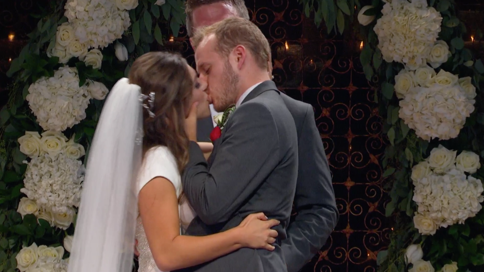 Josiah duggar lauren swanson wedding first second kiss