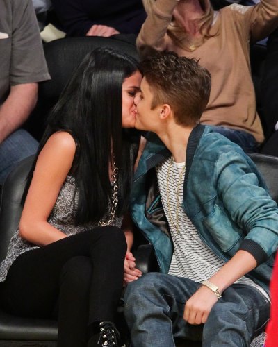 Justin BIeber Selena Gomez kissing