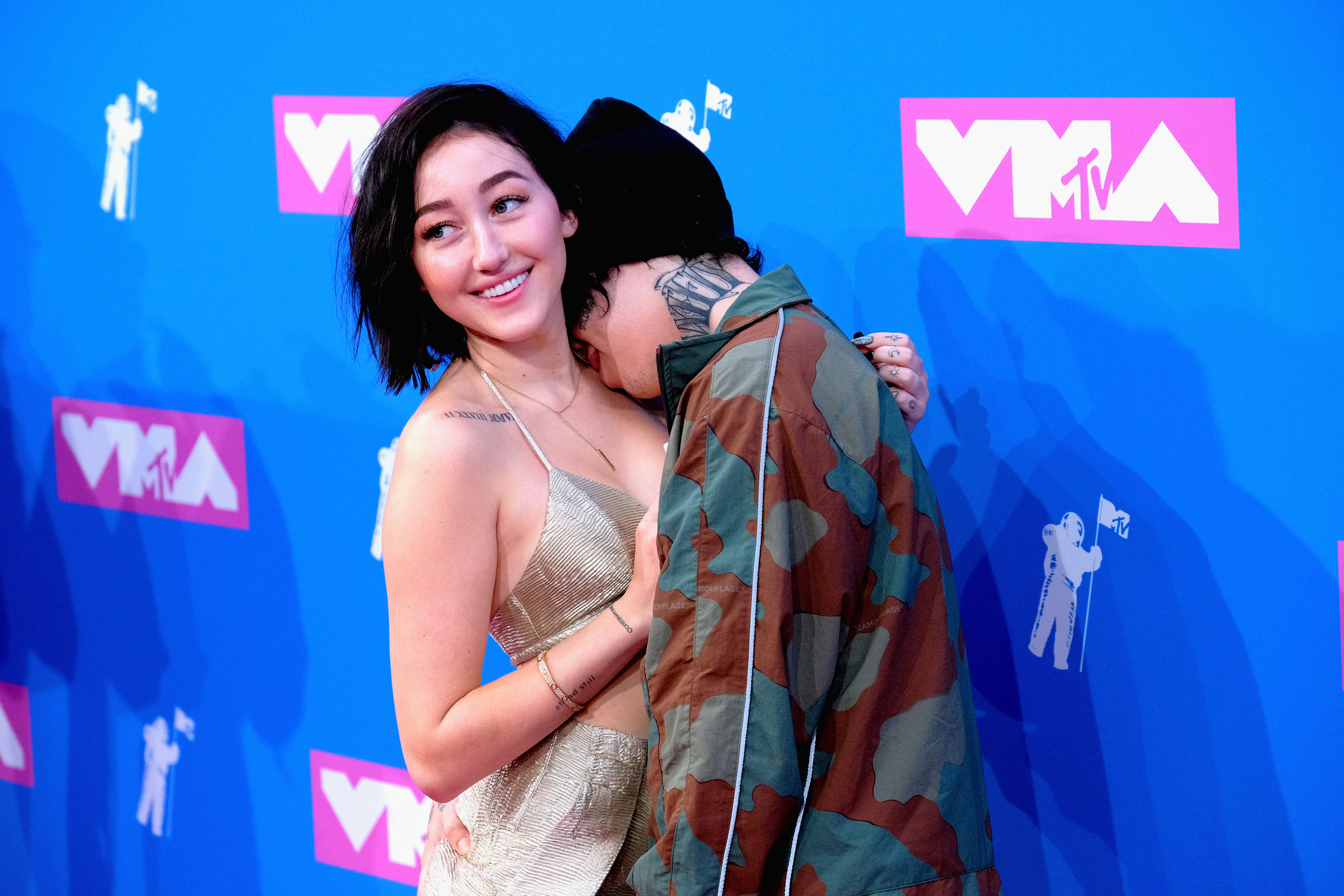Is Noah Cyrus in a relationship?