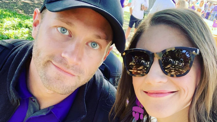 Don't Go! 'OutDaughtered' Star Parker Kate Sweetly Tugs Onto Her Mom Before Date Night With Adam