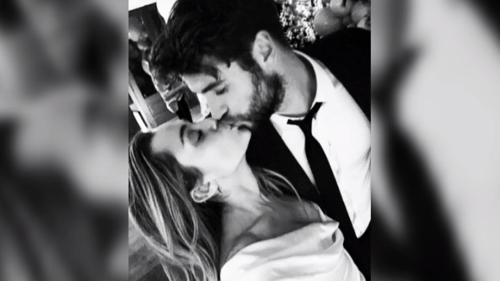 Miley Cyrus, Liam Hemsworth, Wedding, Kissing