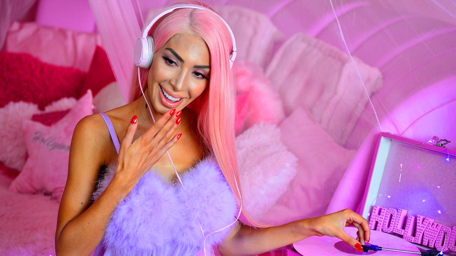 Farrah Abraham Poses in Pink for Sexy Christmas Photoshoot