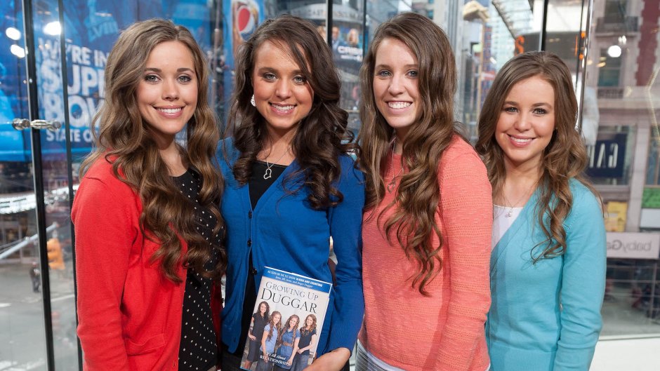 Robert Wagner And The Duggar Family Visit "Extra"
