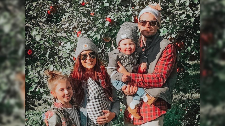 Chelsea Houska And Family In Apple Orchard
