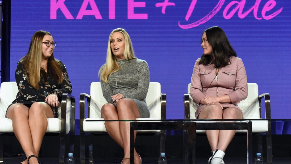 Kate Gosselin and Daughters Sit In Chairs On Stage