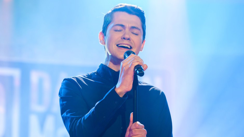 FORMER GLEE STAR DAMIAN MCGINTY PERFORMS NEW SINGLE ON TODAY SHOW