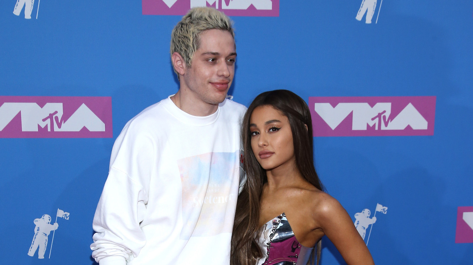 Ariana Grande Went Shopping After Her Breakup With Pete Davidson🏖✨💕