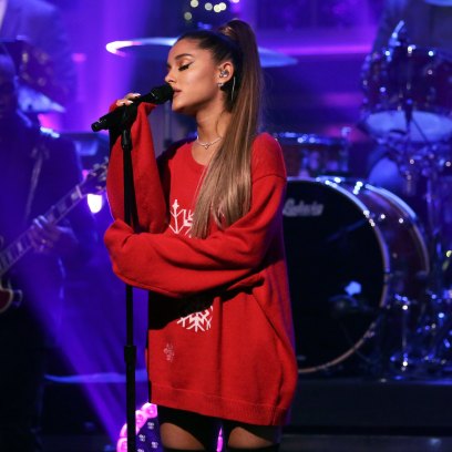 Ariana Grande performed needy at the iheartradio awards