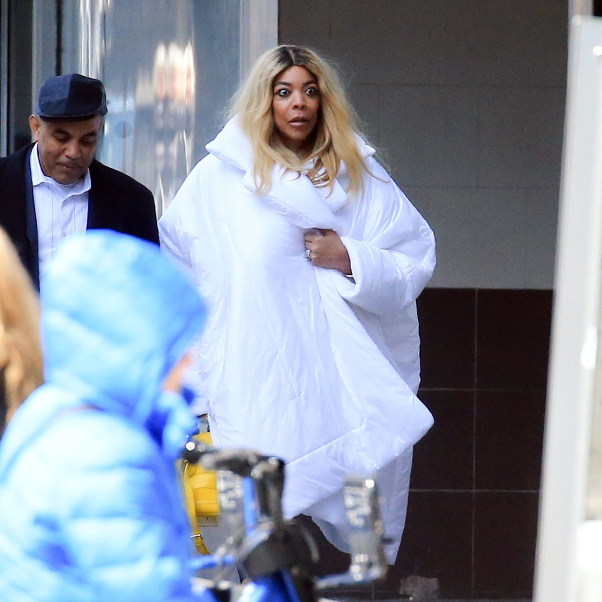 Wendy Williams goes grocery shopping wearing comforter coat while her  husband wears Louis Vuitton