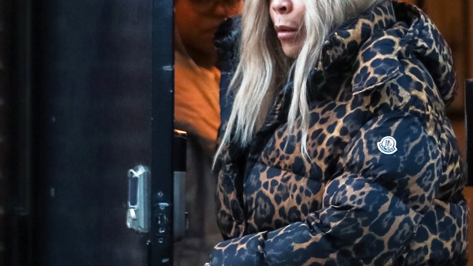 Wendy Williams looks tired leaving the Sober house where she looks for addiction treatment