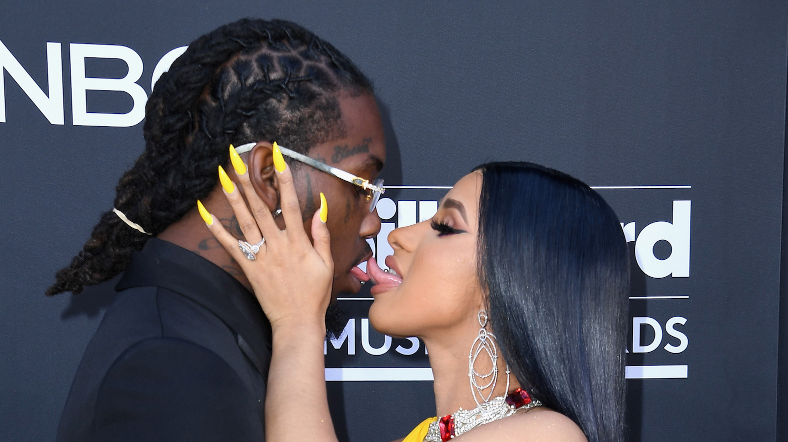 Cardi B And Offset 2019 Bbmas Red Carpet: See Pda-Packed Pics