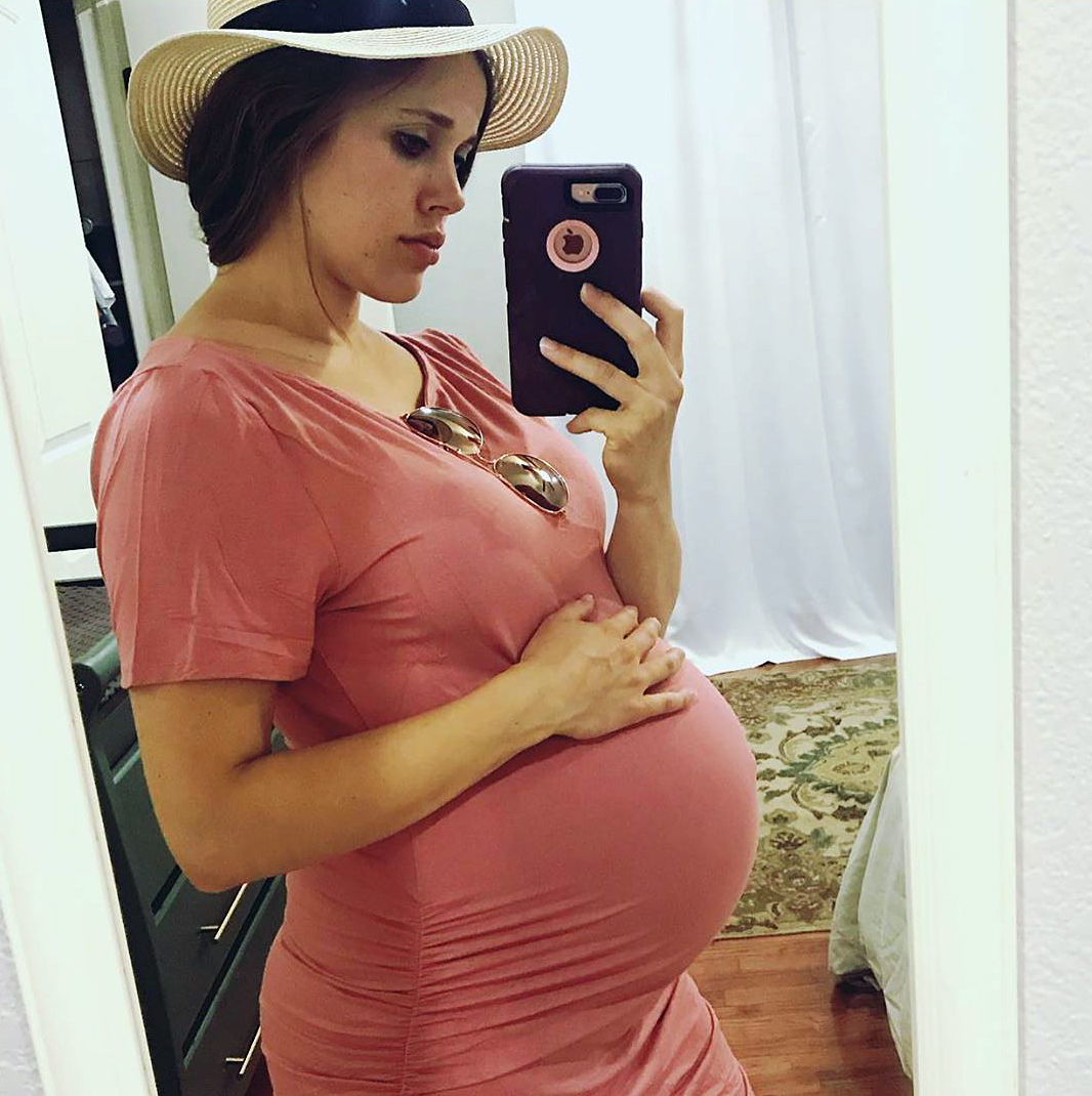 Pregnant Jessa Duggar's Baby Bump: See How Far Along She Is!