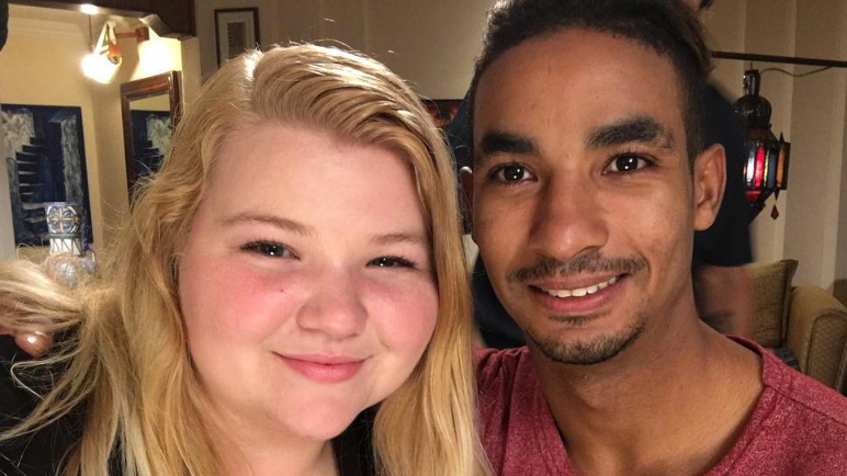 90 Day Fiance Nicole Nafziger Calls Out Fan Calling Her Desperate Pathetic