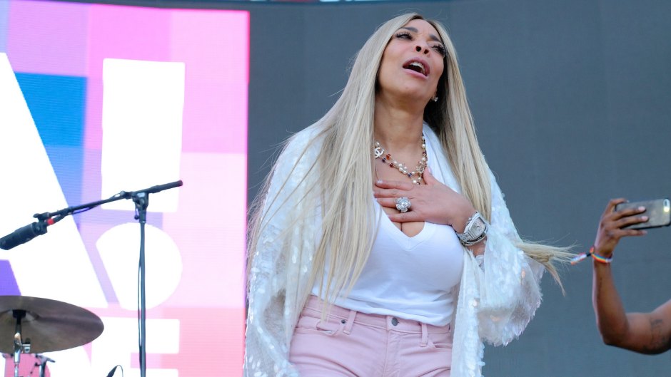 Wendy Williams Wearing a White Shirt on Stage