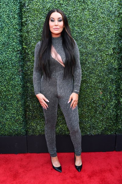billie lee wore a fitted sparkly gray bodysuit on the 2019 mtv movie and tv awards red carpet
