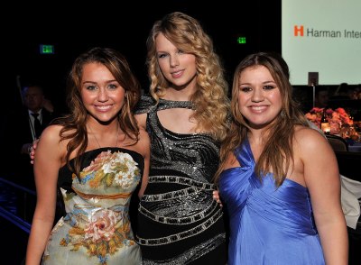 Miley Cyrus, Taylor Swift and Kelly Clarkson in a Blue Dress All posing Together