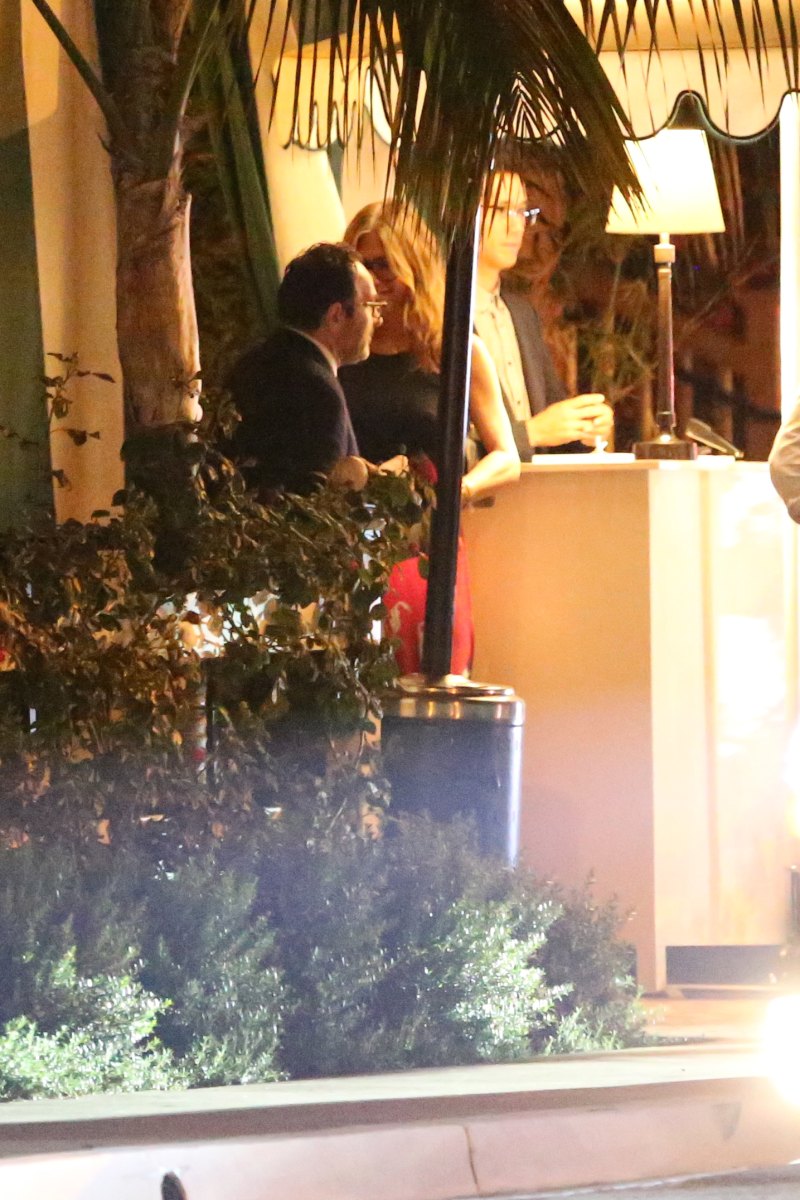 Jennifer Aniston Spotted Kissing Mystery Man in L.A.: Photos