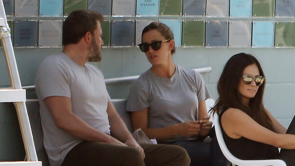 Ben Affleck Wearing a T-Shirt With Jennifer Garner in Sunglasses