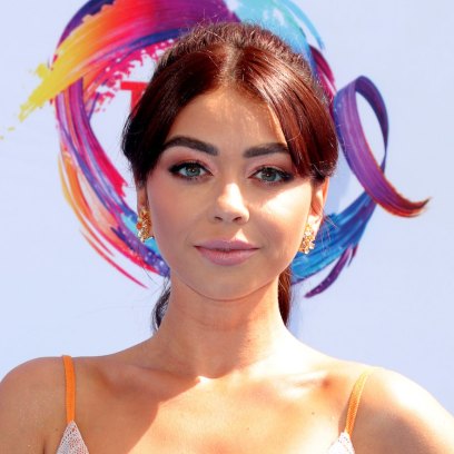 Sarah Hyland Showing off Her Abs at the Teen Choice Awards