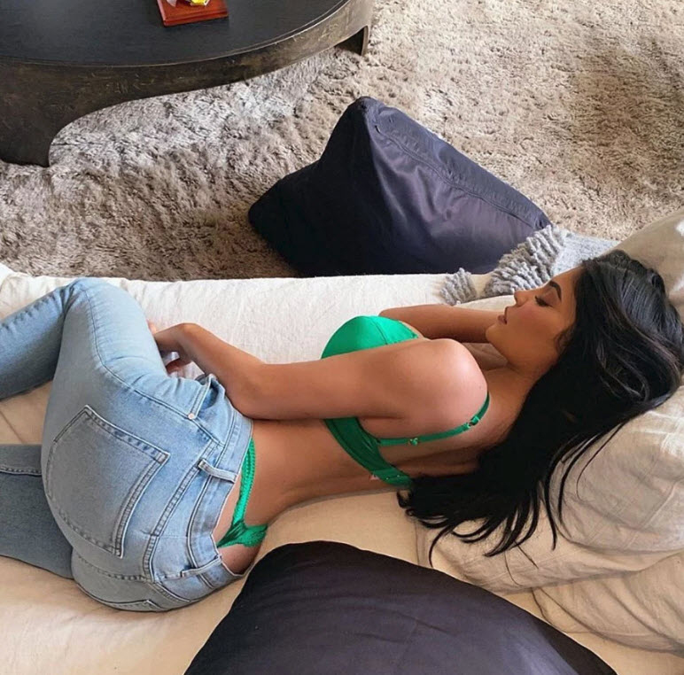 Pics erotic kylie jenner Kylie Jenner
