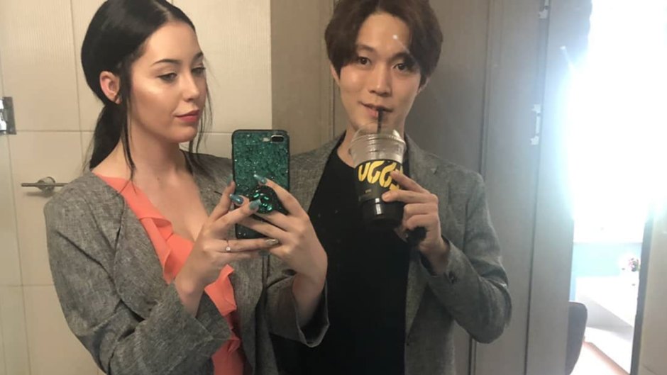 90 day fiance the other way star deavn and jihoon pose for a cute selfie in a mirror 90 day fiance the other way deavan tell all rumors