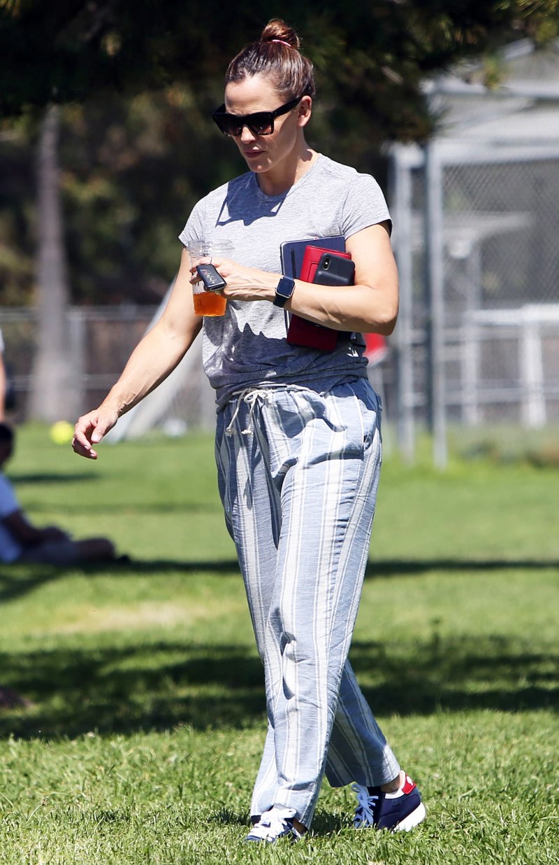 Jennifer Garner Ben Affleck daughter soccer practice