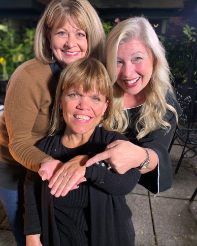 amy roloff and friends showing off her engagement ring