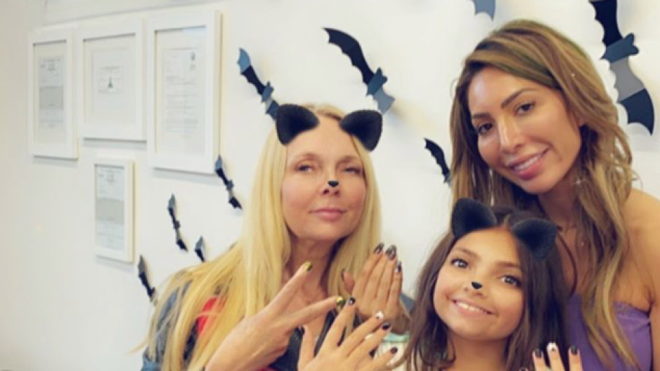 Farrah Abraham Posing With Her Mom and Daughter Sophia