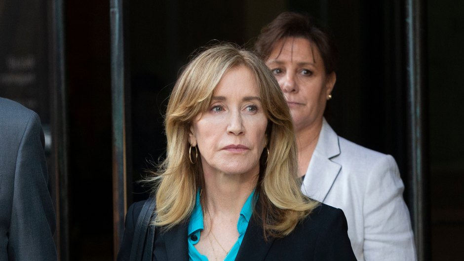 Felicity Huffman Walks Out of Court