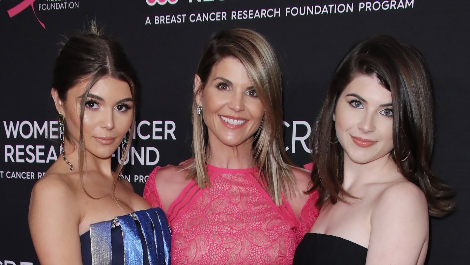 USC-Confirms-Lori-Loughlin's-Daughters-Are-No-Longer-Enrolled-There-3