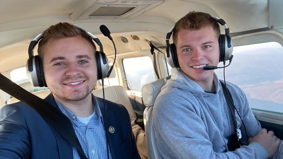 Jedidiah and Jeremiah Duggar in a Plane