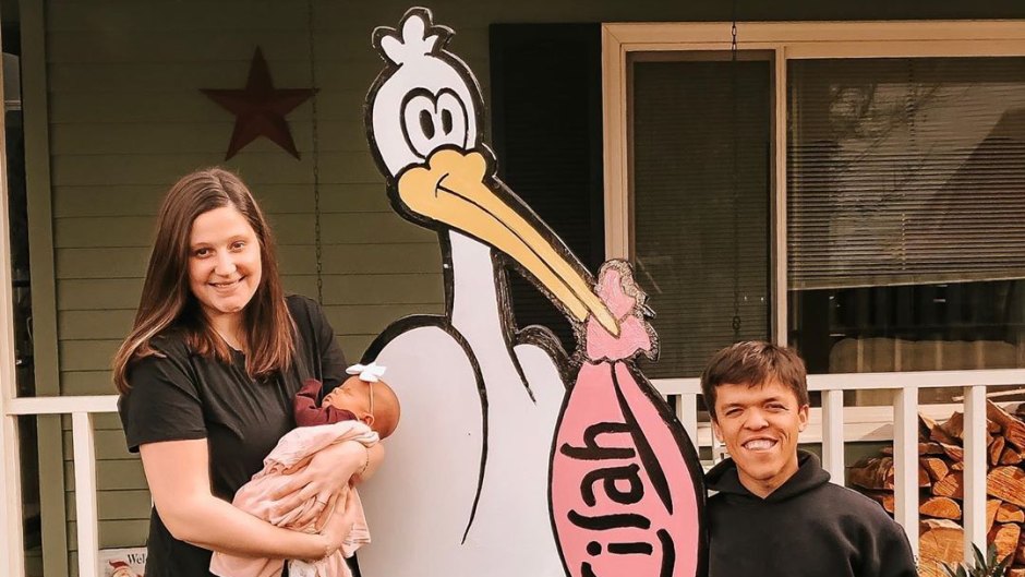 Tori Roloff Holding Daughter Lilah Ray With Husband Zach