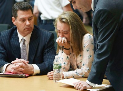 Michelle Carter im Jugendgericht Michelle Carters Eltern behaupten, sie sei nicht die Bösewichtin, als die sie dargestellt wird