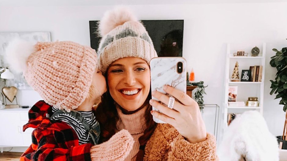 'little people, big world' alum audrey roloff's daughter ember sweetly welcomed her baby brother bode home with a hand painted sign