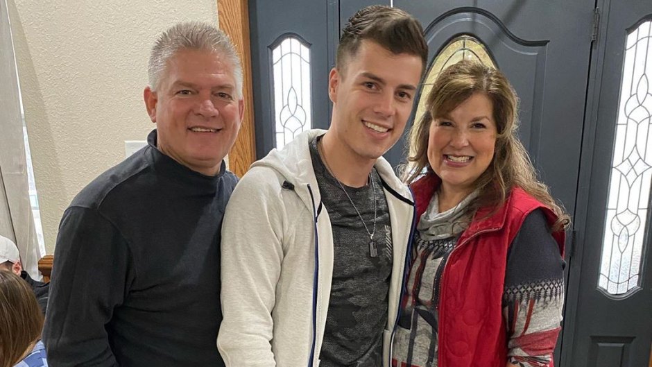 'Bringing Up Bates' Star Lawson Bates Returns Home to His Family After a Long Trip feature