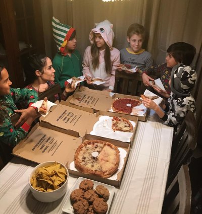 'Octomom' Nadya Suleman Offers a Glimpse of a Pizza Party With Her 14 Kids inline 1