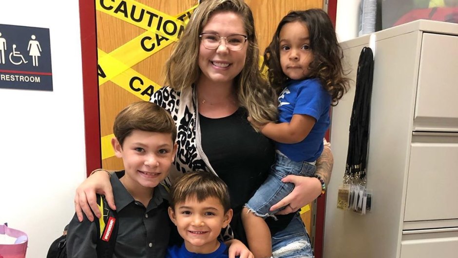 'Teen Mom 2' Star Kailyn Lowry 'Likes' Tweet About Not Feeling 'Stuck' in Relationships Because of Children feature