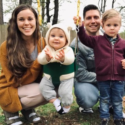 Counting On's Jessa Duggar Wears Sweatpants in Photo With Her Family