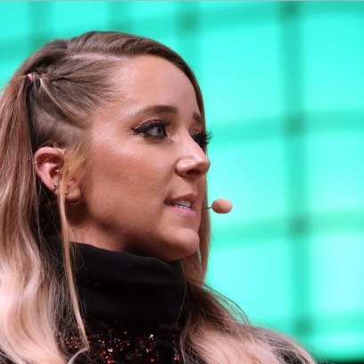 Jenna Marbles Net Worth: How Much Money She Makes