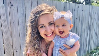 Abbie Duggar Smiles With Daughter Grace in Sweet Pic
