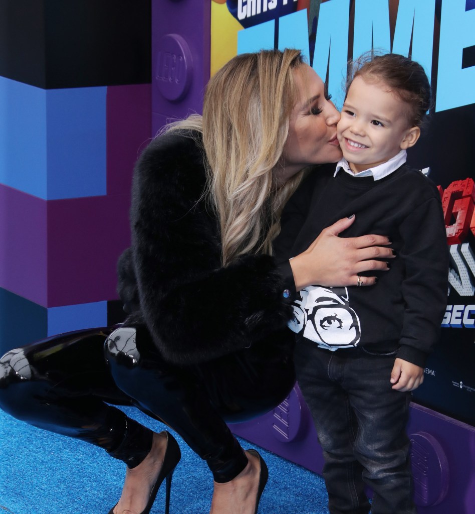 Glee S Naya Rivera Missing After Son Josey Found Alone On A Boat