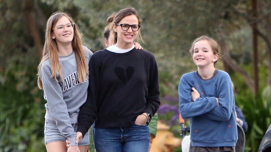 Jennifer Garner out and about, Pacific Palisades, Los Angeles, USA - 01 Apr 2020