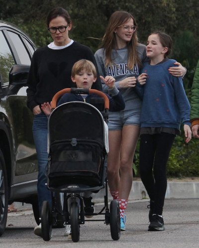 Jennifer Garner out and about, Los Angeles, California, USA - 01 Apr 2020