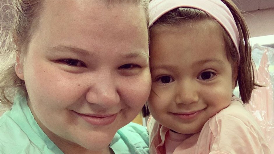 90 Day Fiance Star Nicole Nafziger and Daughter May in July 2019 Selfie