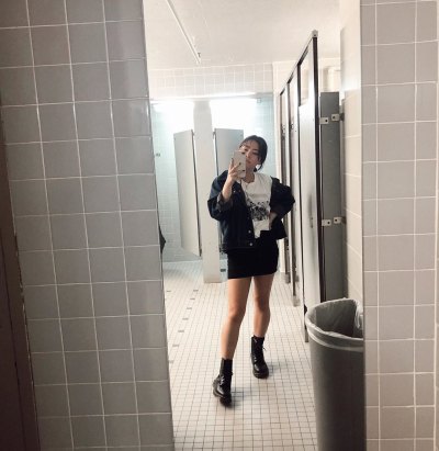 mady-gosselin-rare-bathroom-selfie
