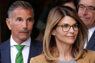 Lori Loughlin Reports to Prison After College Admissions Scandal Her and Mossimo Giannulli Sentencing
