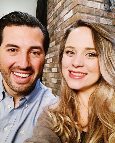 Pregnant Jinger Duggar Glows in Selfie With Husband Jeremy Vuolo Amid Baby Number Two Countdown